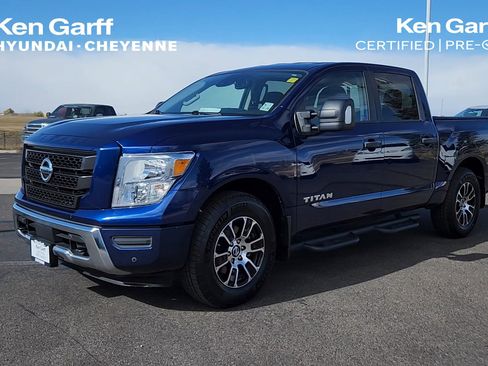 Used 2022 Nissan Titan SV w/ SV Convenience Package image 1