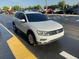 Used 2018 Volkswagen Tiguan SE image 2