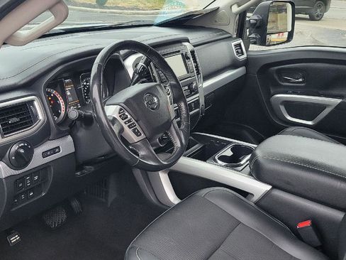 Used 2019 Nissan Titan PRO-4X w/ Pro-4x Utility Package image 5