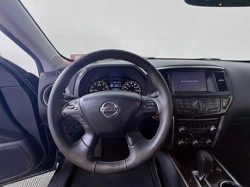 Used 2015 Nissan Pathfinder Platinum AWD/4WD image 9