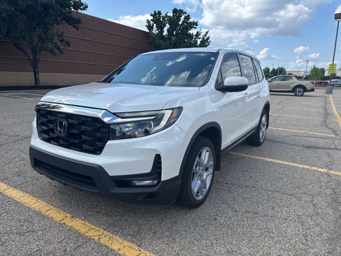Used 2025 Honda Passport EX-L image 12