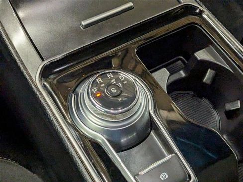 Used 2019 Ford Edge SE image 17