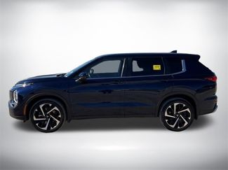 Used 2022 Mitsubishi Outlander SE video 2