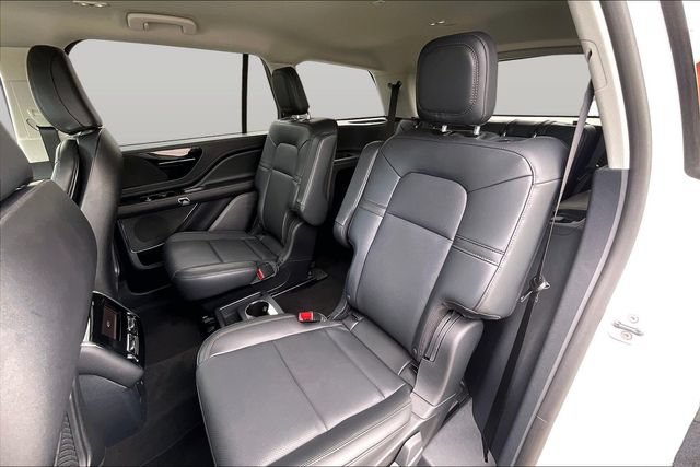 Used 2026 Lincoln Aviator AWD w/ Jet Appearance Package image 28
