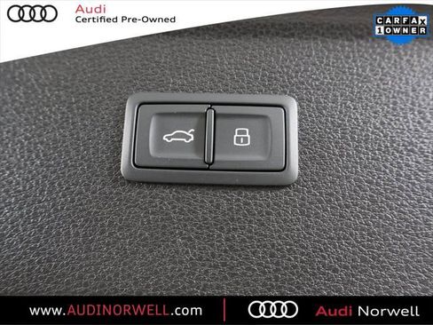 Certified 2025 Audi Q5 2.0T Premium image 16