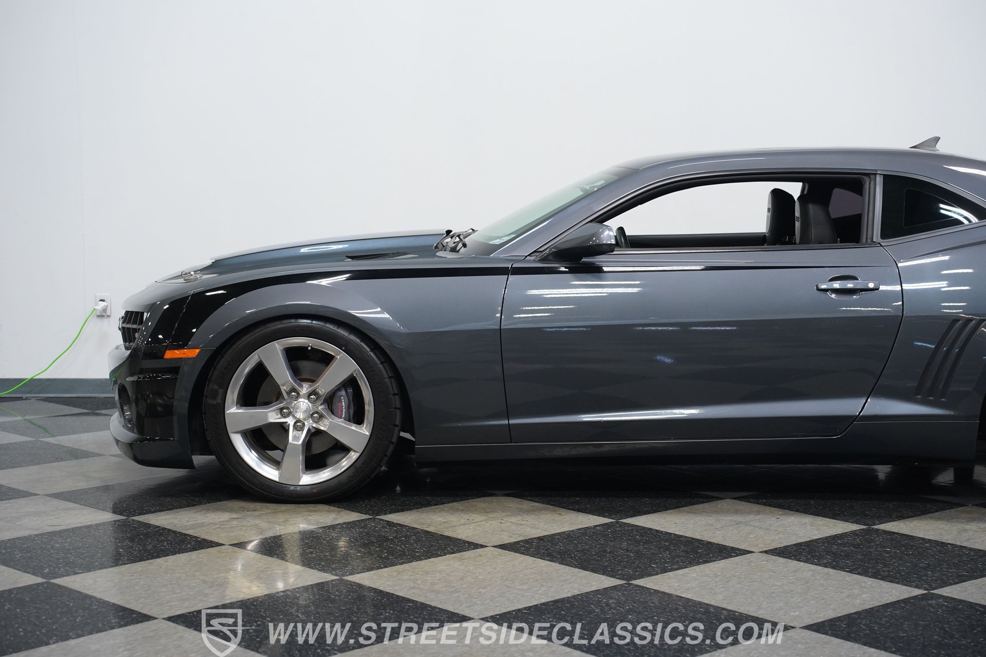 Used 2010 Chevrolet Camaro SS w/ RS Package RWD image 21