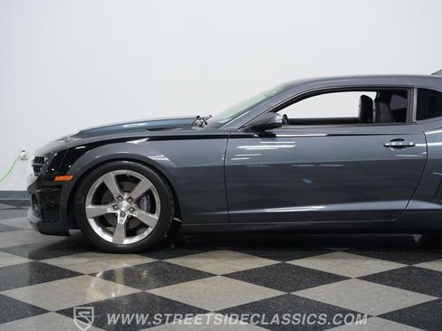 Used 2010 Chevrolet Camaro SS w/ RS Package RWD image 21