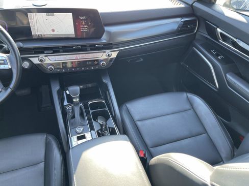 Certified 2025 Kia Telluride LX image 10