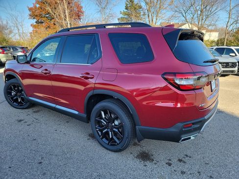 Used 2025 Honda Pilot Touring image 5