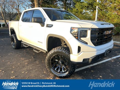 Used 2023 GMC Sierra 1500 Elevation image 1