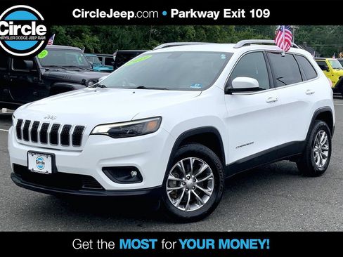 Used 2019 Jeep Cherokee Latitude Plus w/ Cold Weather Group AWD/4WD image 1