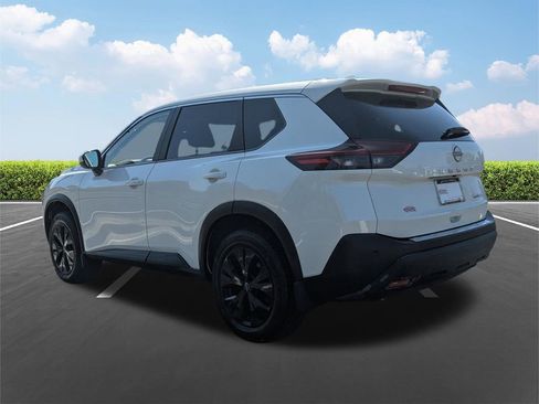 Used 2023 Nissan Rogue SV AWD/4WD image 7