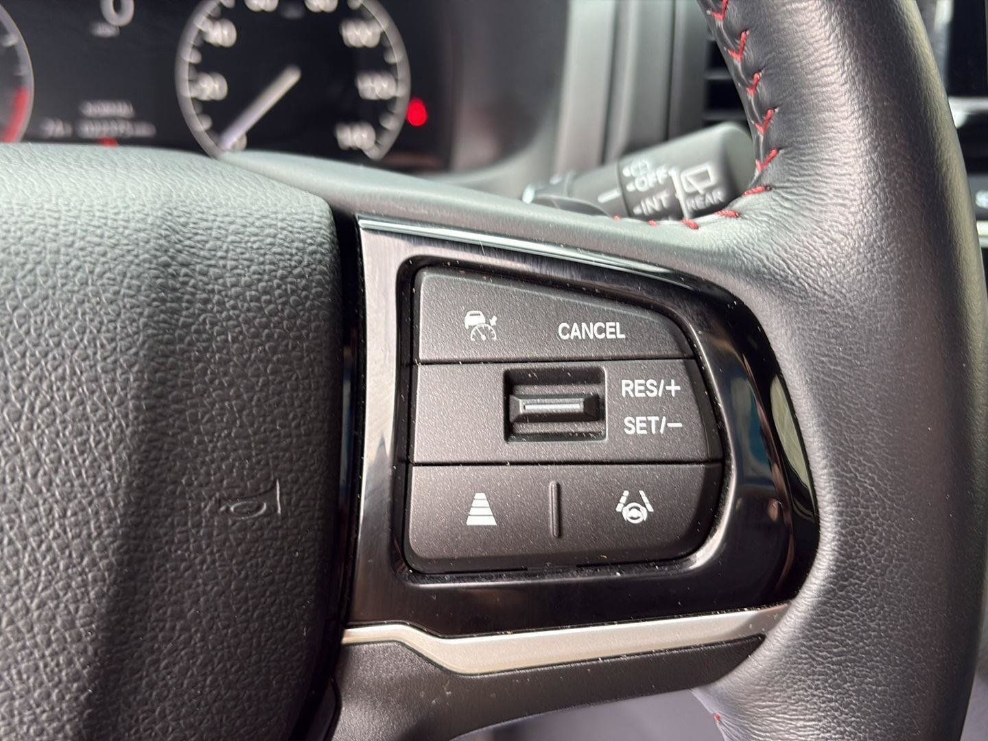 Used 2025 Honda Odyssey Sport-L image 16