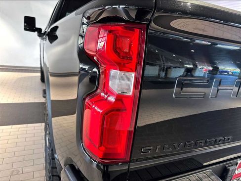 Used 2022 Chevrolet Silverado 2500 High Country AWD/4WD image 36