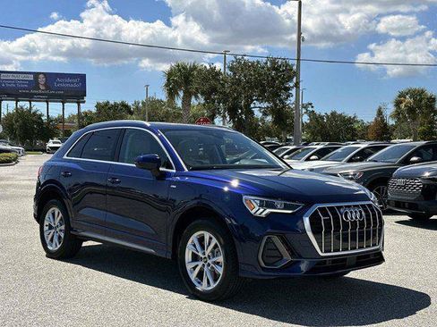 Certified 2025 Audi Q3 2.0T Premium AWD/4WD image 2