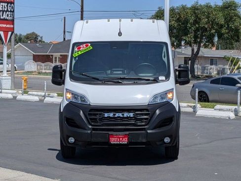Used 2025 RAM ProMaster 2500 w/ Convenience Group FWD image 2