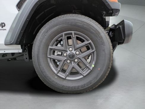 New 2025 Jeep Gladiator Sport image 12