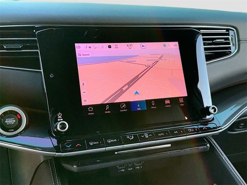 Used 2023 Jeep Wagoneer 4WD image 13