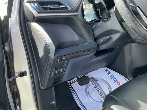 Used 2022 Toyota Sienna XSE image 29