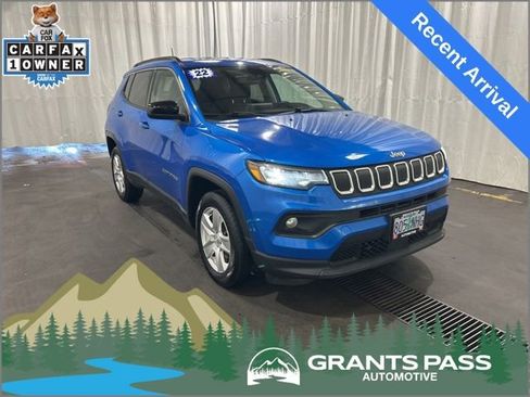 Used 2022 Jeep Compass Latitude AWD/4WD image 1