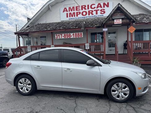 Used 2012 Chevrolet Cruze LS image 1
