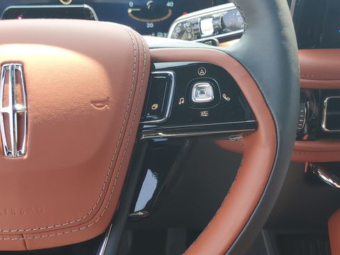 New 2026 Lincoln Aviator Reserve AWD/4WD image 17