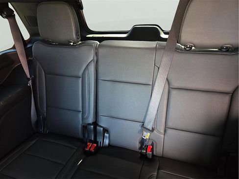 Used 2024 Chevrolet Tahoe Z71 w/ Luxury Package image 9