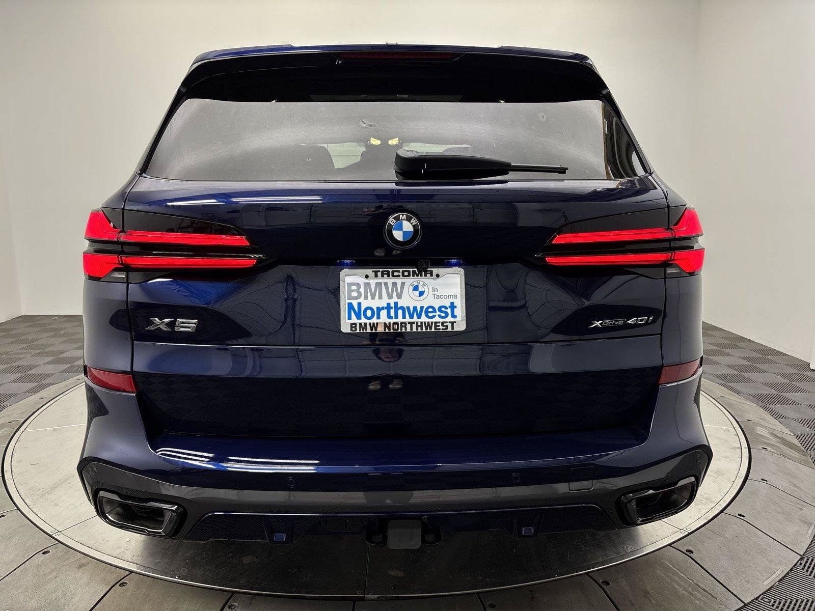 New 2026 BMW X5 xDrive40i w/ M Sport Package AWD/4WD image 15