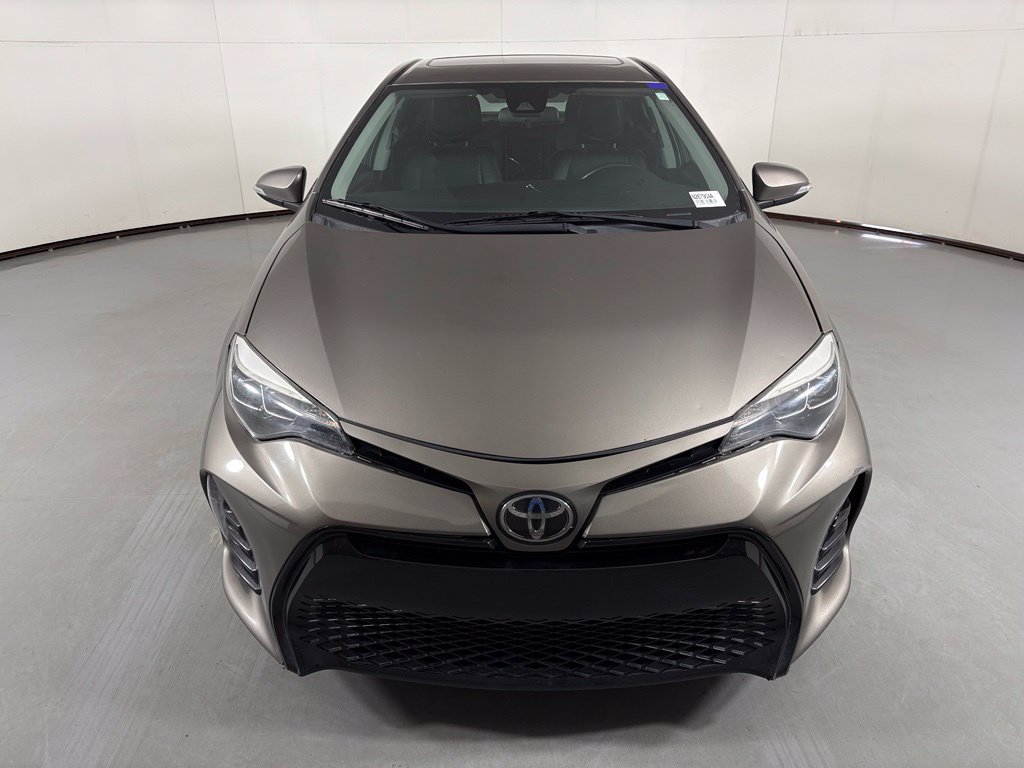 Used 2018 Toyota Corolla SE w/ SE Premium Package FWD image 3