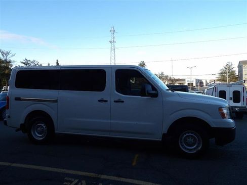 Used 2018 Nissan NV 3500 S image 7