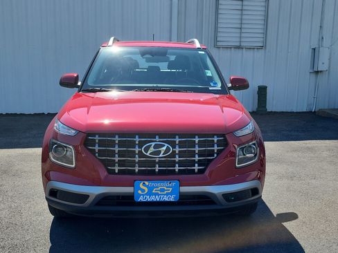 Used 2025 Hyundai Venue SEL FWD image 8