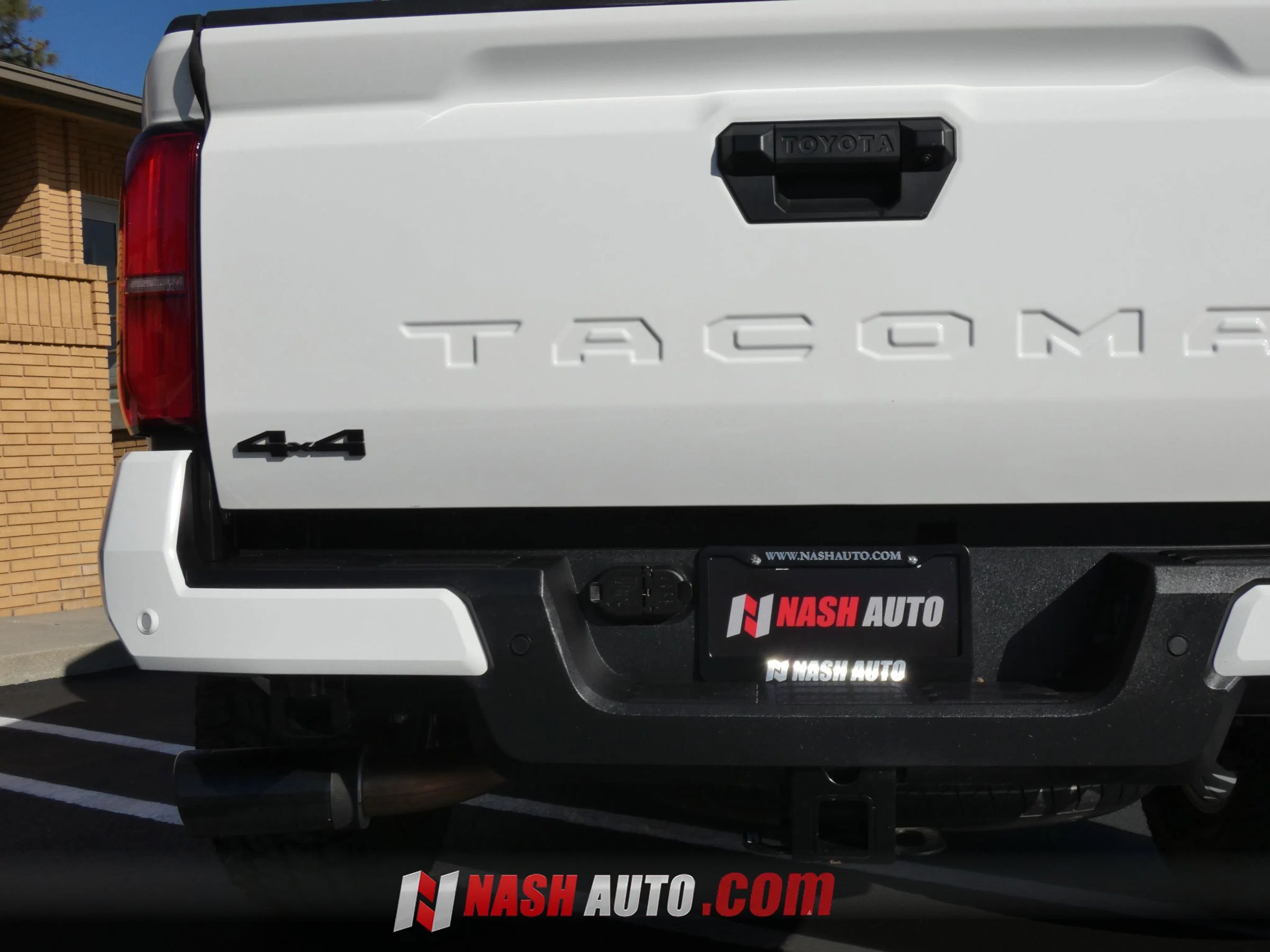 Used 2026 Toyota Tacoma TRD Sport w/ TRD Sport Upgrade Package AWD/4WD image 11