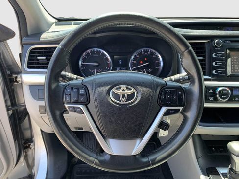 Used 2015 Toyota Highlander Plus AWD/4WD image 14