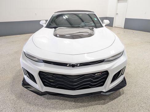 Used 2018 Chevrolet Camaro ZL1 RWD image 8