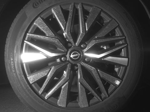Used 2025 Nissan Altima 2.5 SV FWD image 13