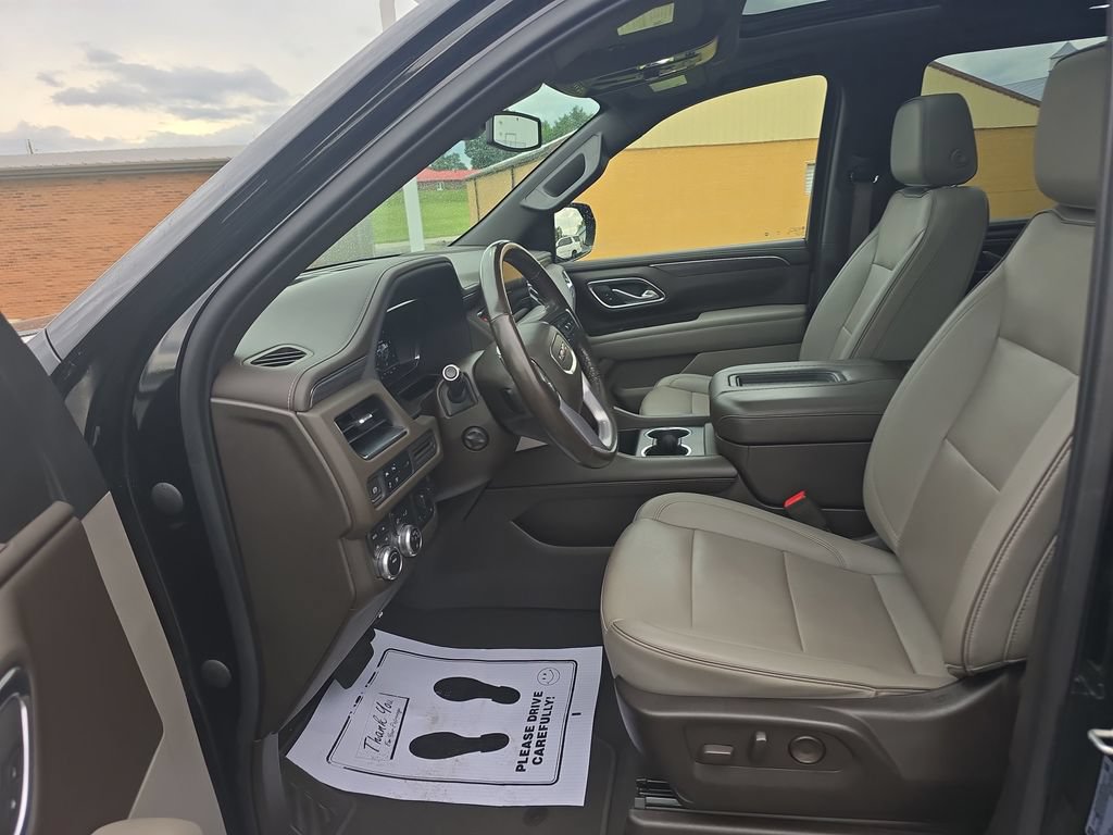 Used 2022 GMC Yukon SLT w/ SLT Luxury Package AWD/4WD image 28