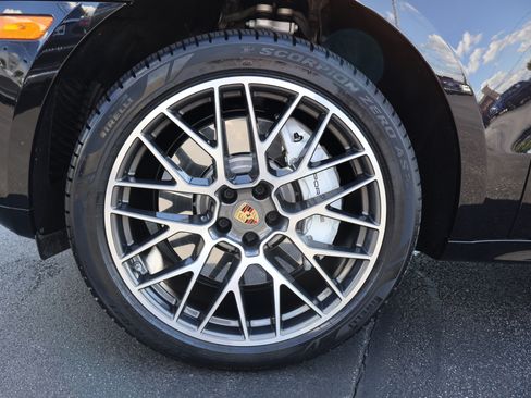 Used 2020 Porsche Macan Turbo AWD/4WD image 9