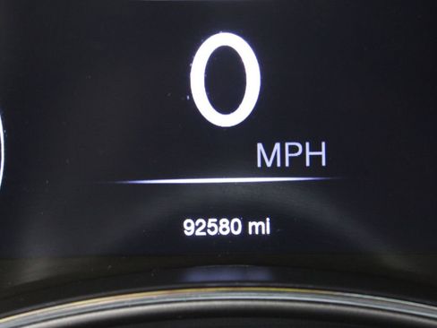 Used 2022 Jeep Grand Cherokee Laredo X image 33