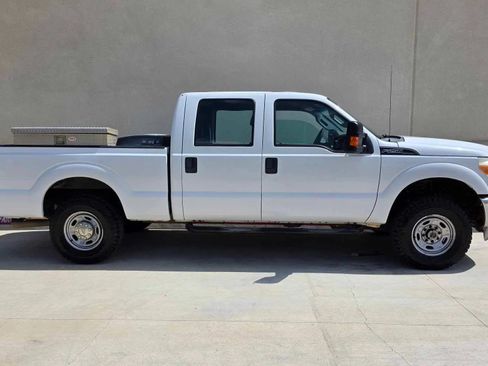 Used 2013 Ford F250 XL w/ PWR Equipment Group AWD/4WD image 2