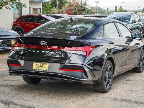 New 2026 Hyundai Elantra SEL Sport Premium image 4