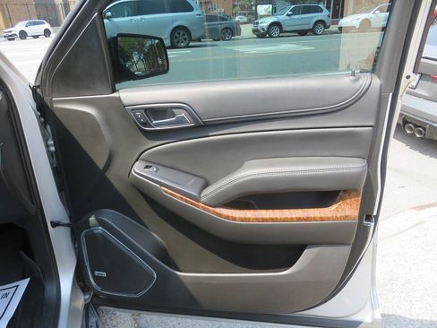 Used 2018 Chevrolet Tahoe Premier AWD/4WD image 31