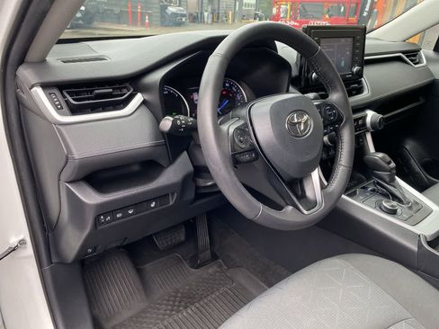 Used 2021 Toyota RAV4 XLE w/ XLE Grade Weather Package AWD/4WD image 2