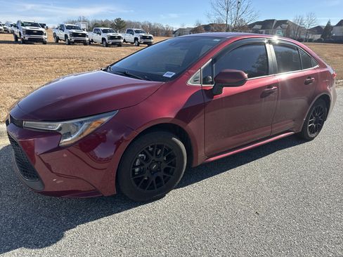 Used 2022 Toyota Corolla LE image 5