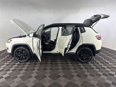 Used 2018 Jeep Compass Latitude w/ Popular Equipment Group AWD/4WD image 9
