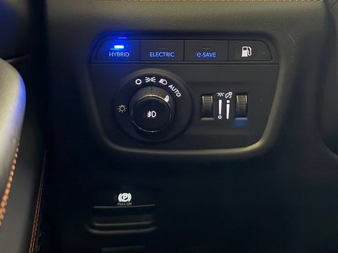 Used 2022 Jeep Grand Cherokee Summit AWD/4WD image 14