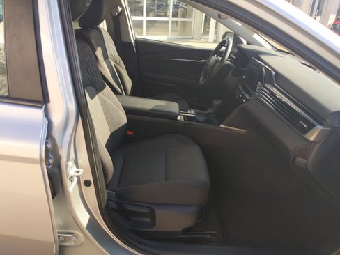 Certified 2025 Toyota Camry LE image 28