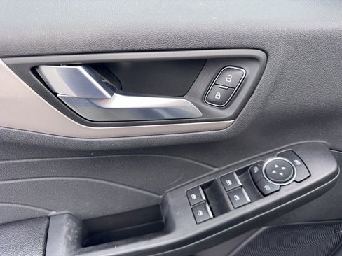 Used 2022 Ford Escape SEL image 24