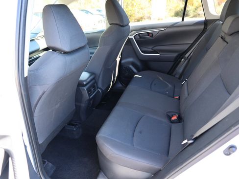 Used 2022 Toyota RAV4 LE image 22