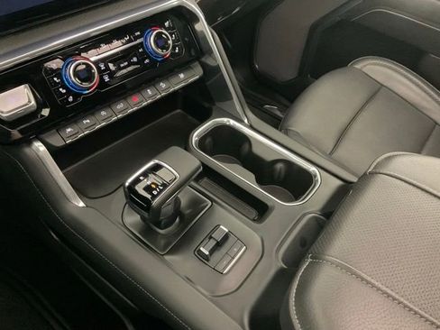Used 2023 GMC Sierra 1500 Denali AWD/4WD image 15