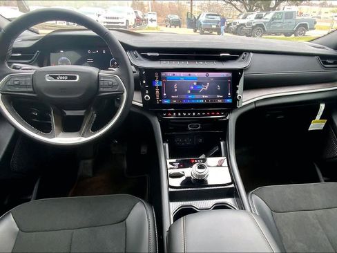 New 2026 Jeep Grand Cherokee L Laredo Altitude image 5